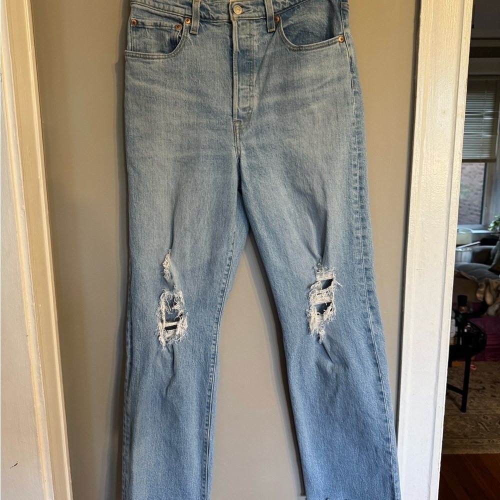 Levi’s Women’s Ribcage Straight Jeans with Button Fly - Picture 1 of 8